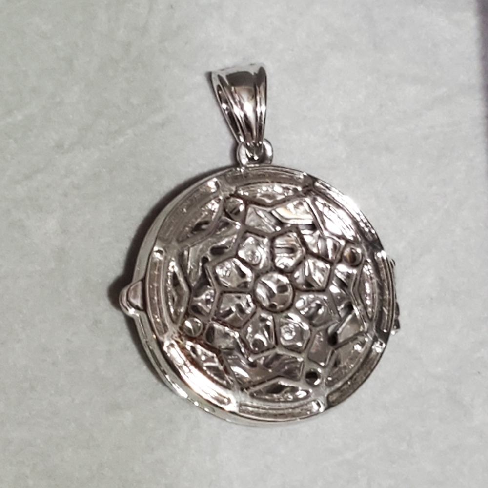 Pendant - Picture 2 of 3
